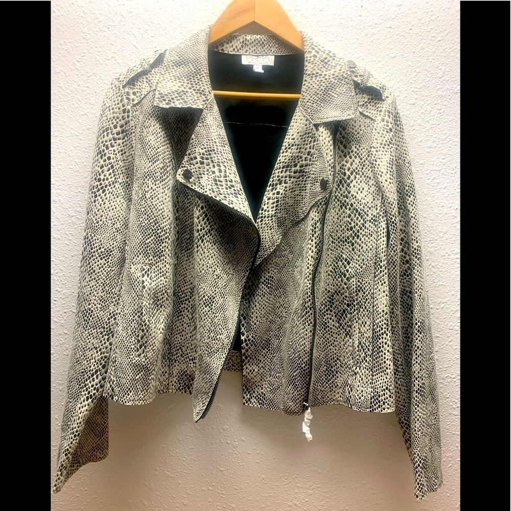 NWOT SOFIA VERGARA Women’s Moto Jacket